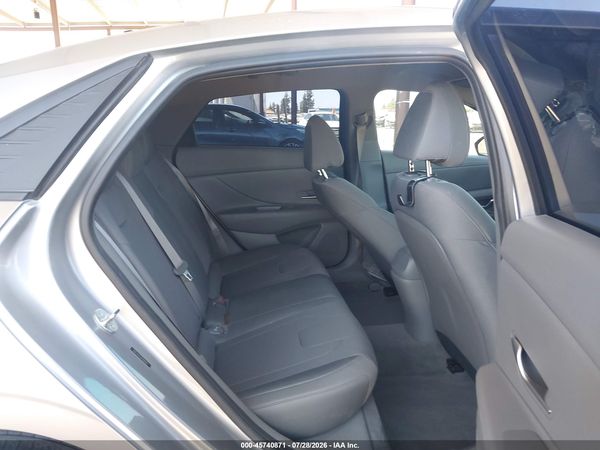 2023 HYUNDAI ELANTRA SE