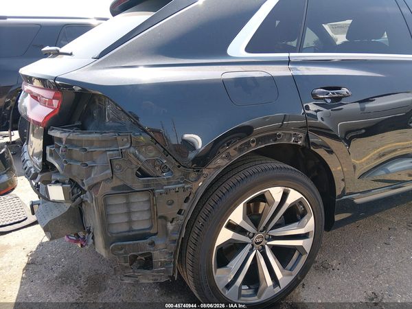 2021 AUDI Q8
