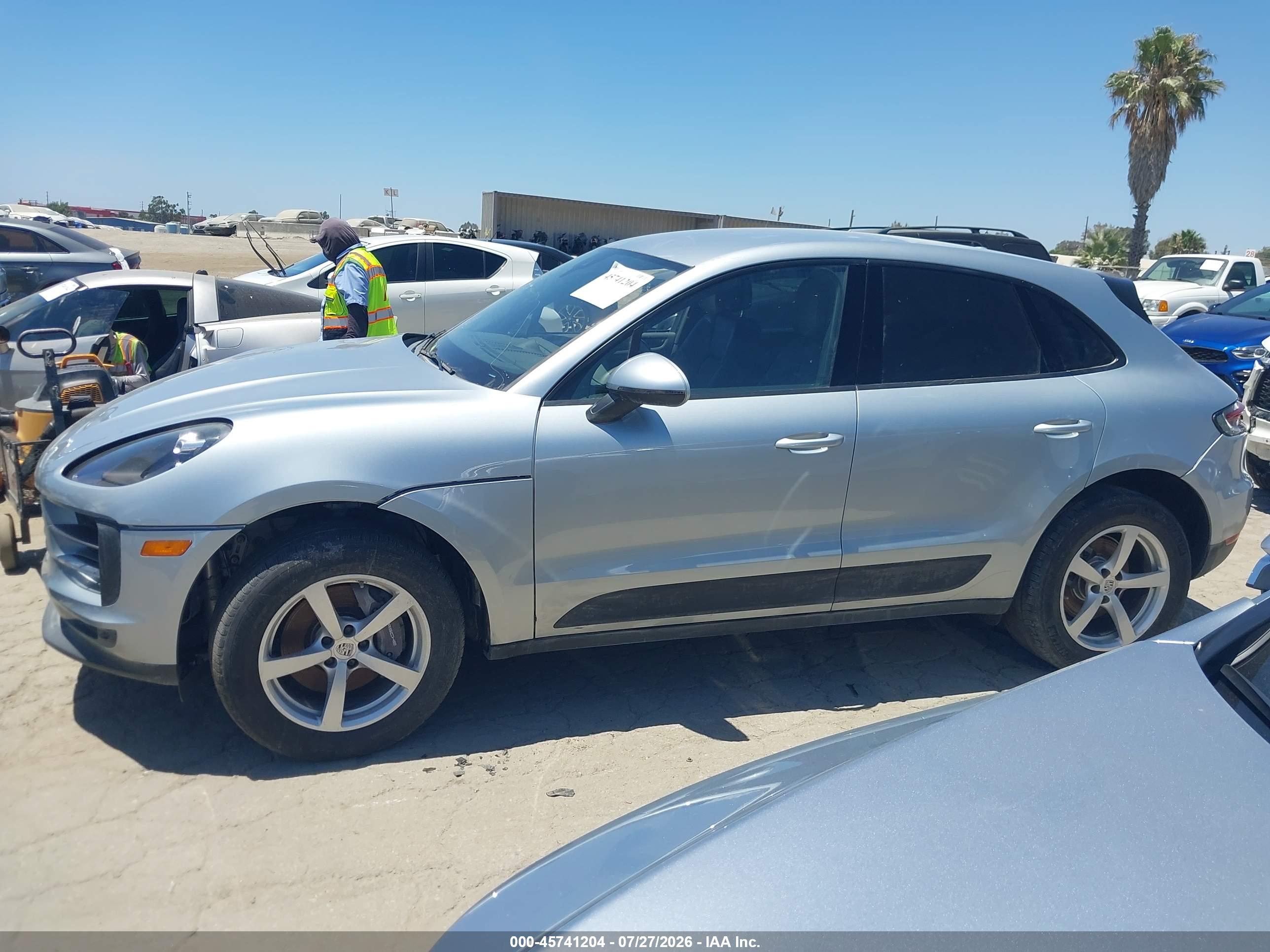 2021 PORSCHE MACAN Base