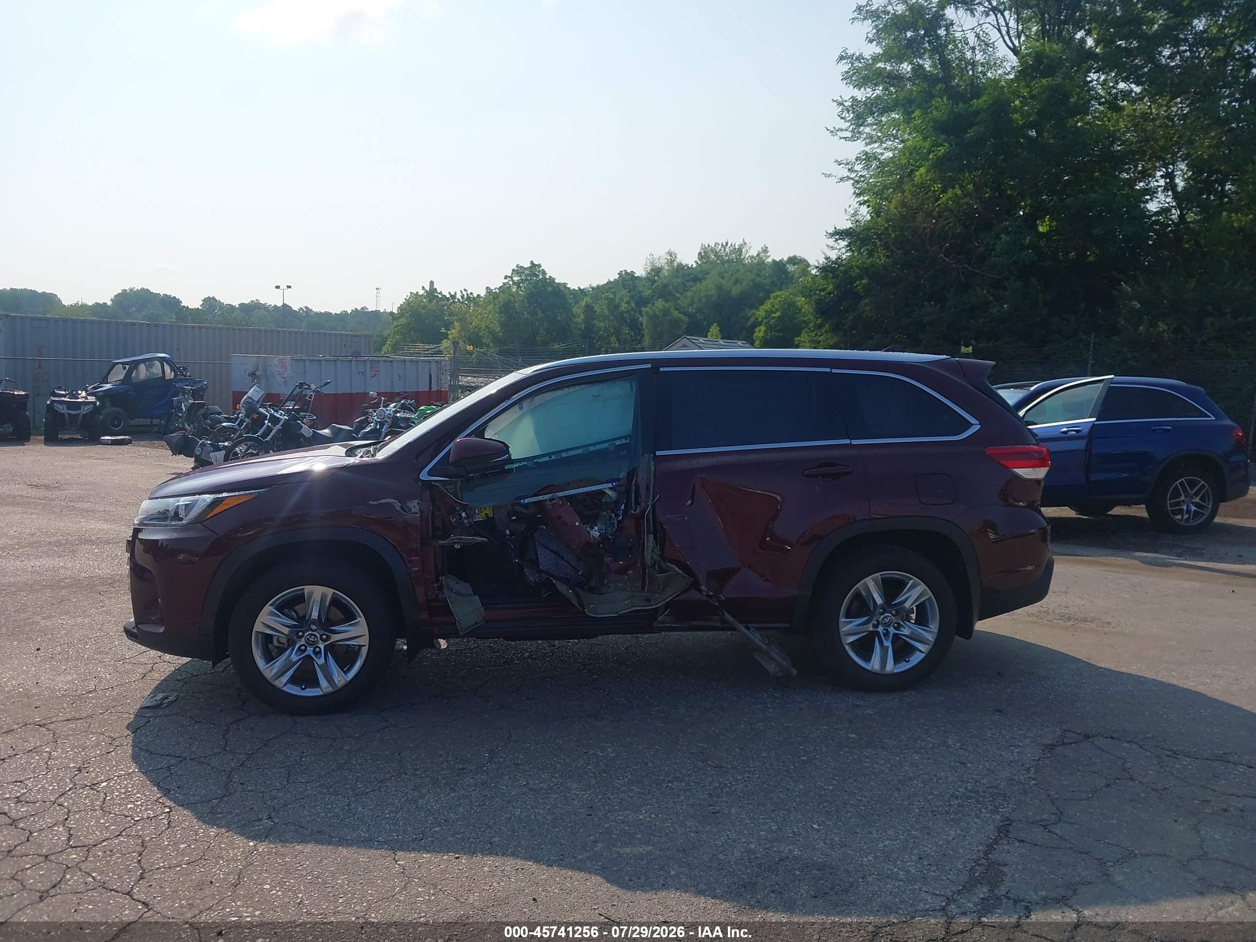 2018 TOYOTA HIGHLANDER LIMITED