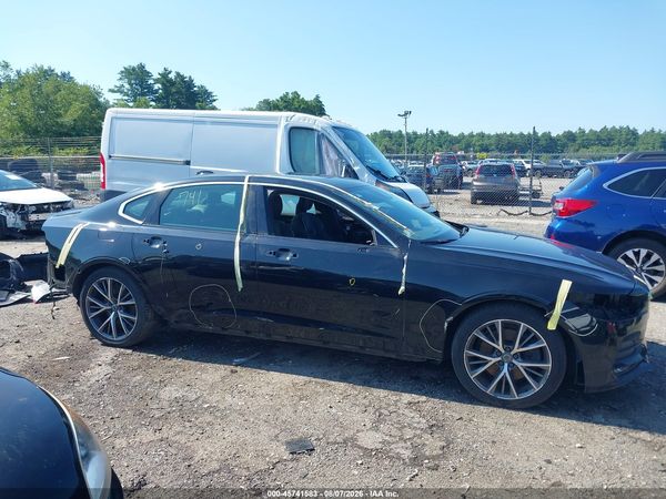 2018 VOLVO S90 T6 MOMENTUM