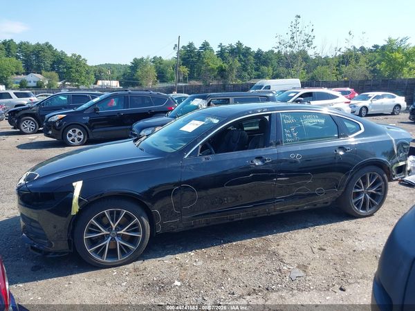 2018 VOLVO S90 T6 MOMENTUM
