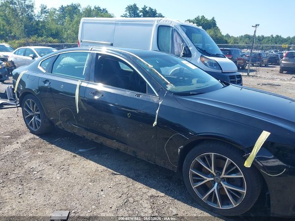 2018 VOLVO S90 T6 MOMENTUM