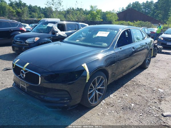 2018 VOLVO S90 T6 MOMENTUM