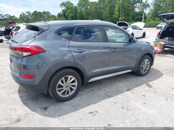2017 HYUNDAI TUCSON SE