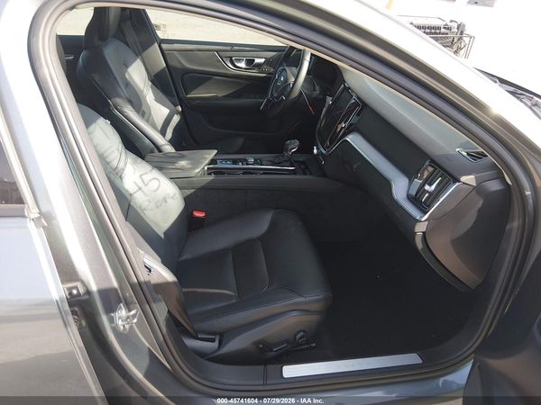 2019 VOLVO S60 T6 MOMENTUM