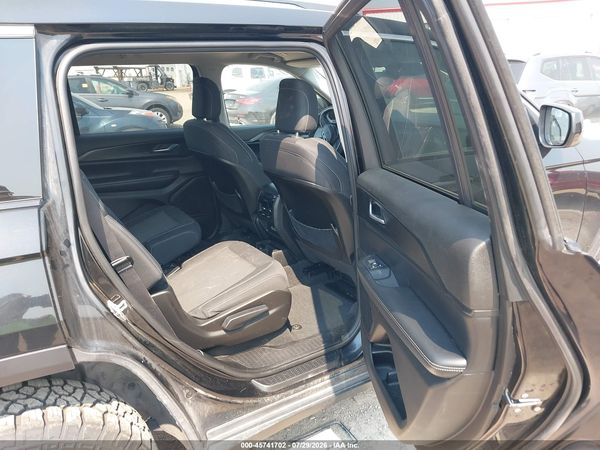 2023 JEEP GRAND CHEROKEE L LAREDO 4X4