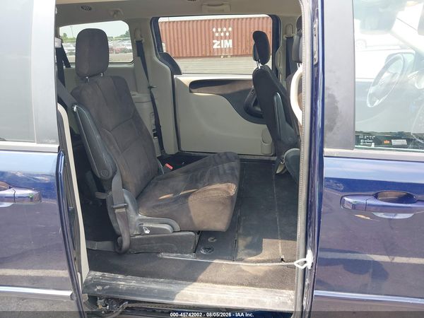 2014 DODGE GRAND CARAVAN SXT — I8