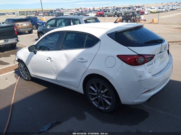 2018 MAZDA MAZDA3 TOURING