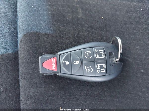 2012 DODGE GRAND CARAVAN CREW — I11