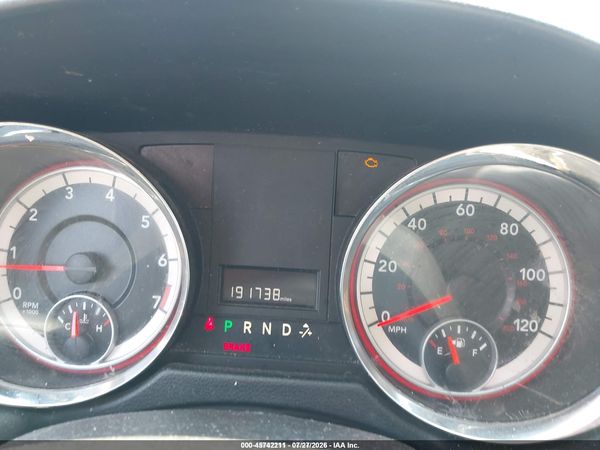 2014 DODGE GRAND CARAVAN SXT — I7