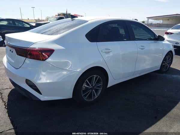 2023 KIA FORTE LXS
