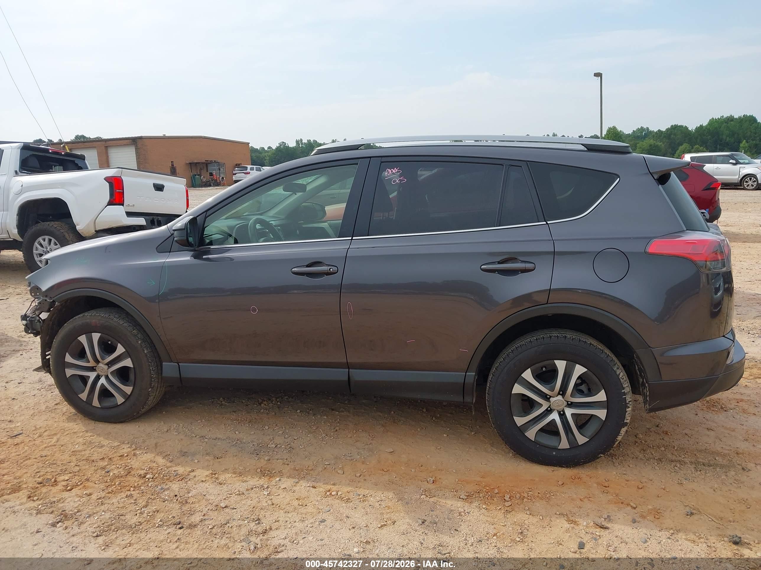 2018 TOYOTA RAV4 LE