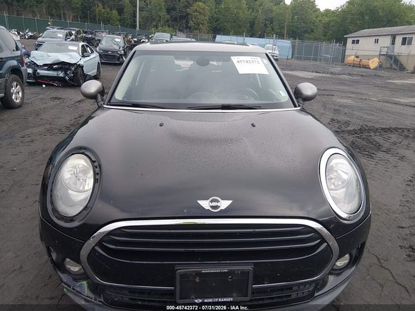2017 MINI CLUBMAN COOPER