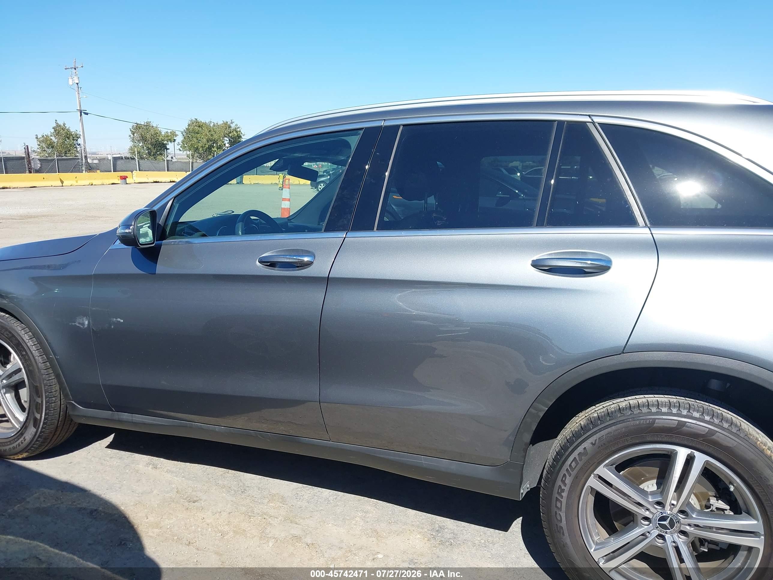 2021 MERCEDES-BENZ GLC 300 4MATIC SUV