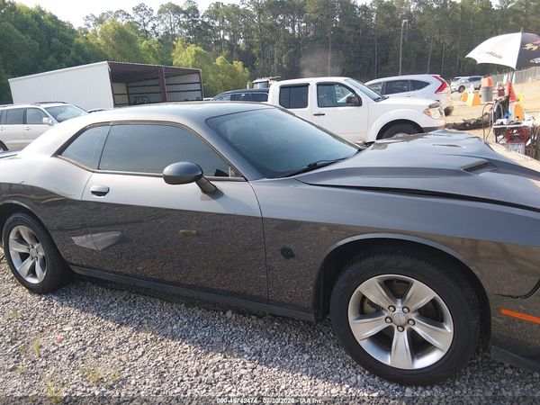 2021 DODGE CHALLENGER SXT