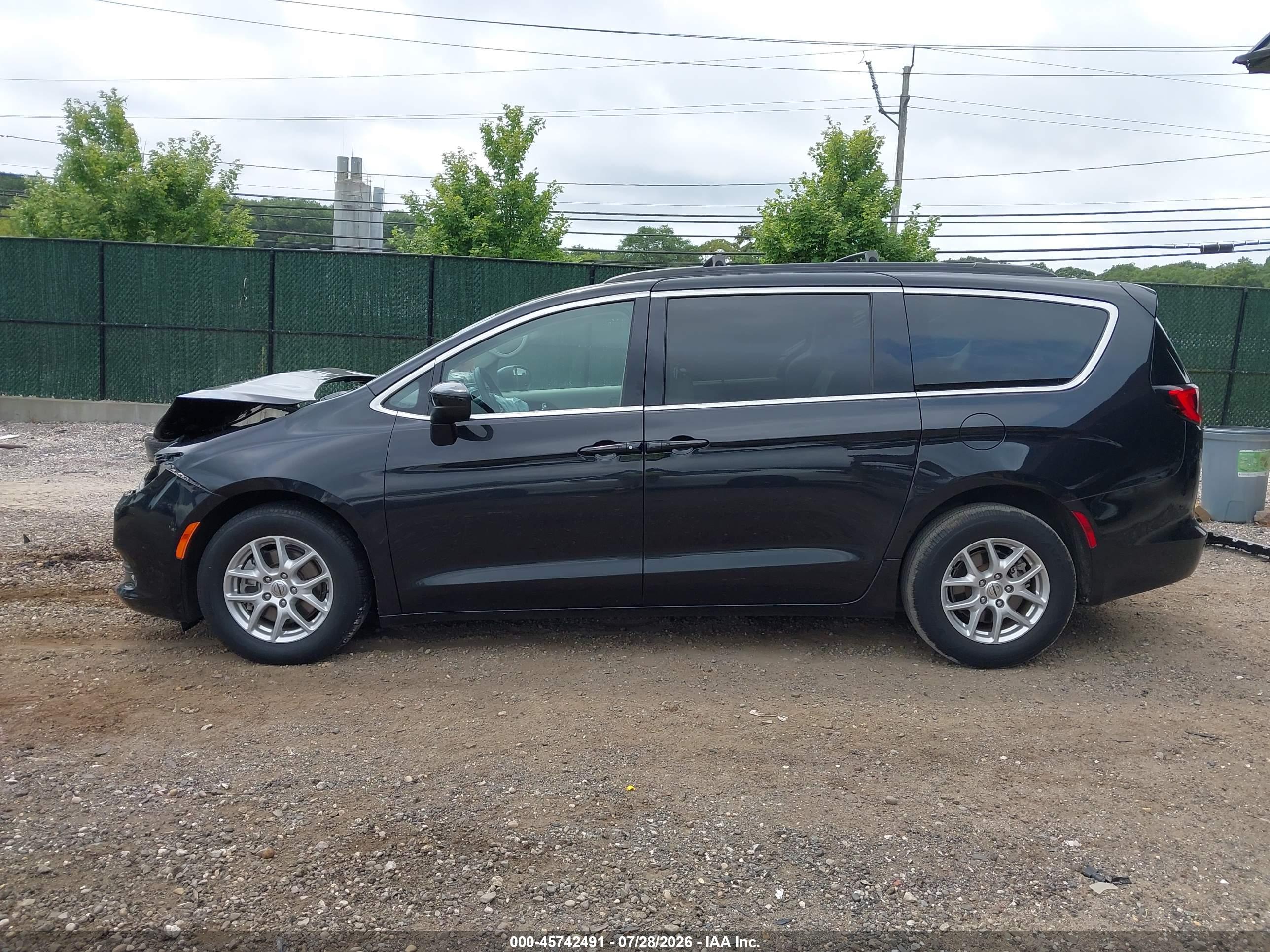 2021 CHRYSLER VOYAGER LXI