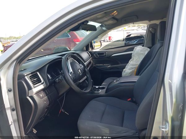 2017 TOYOTA HIGHLANDER LE