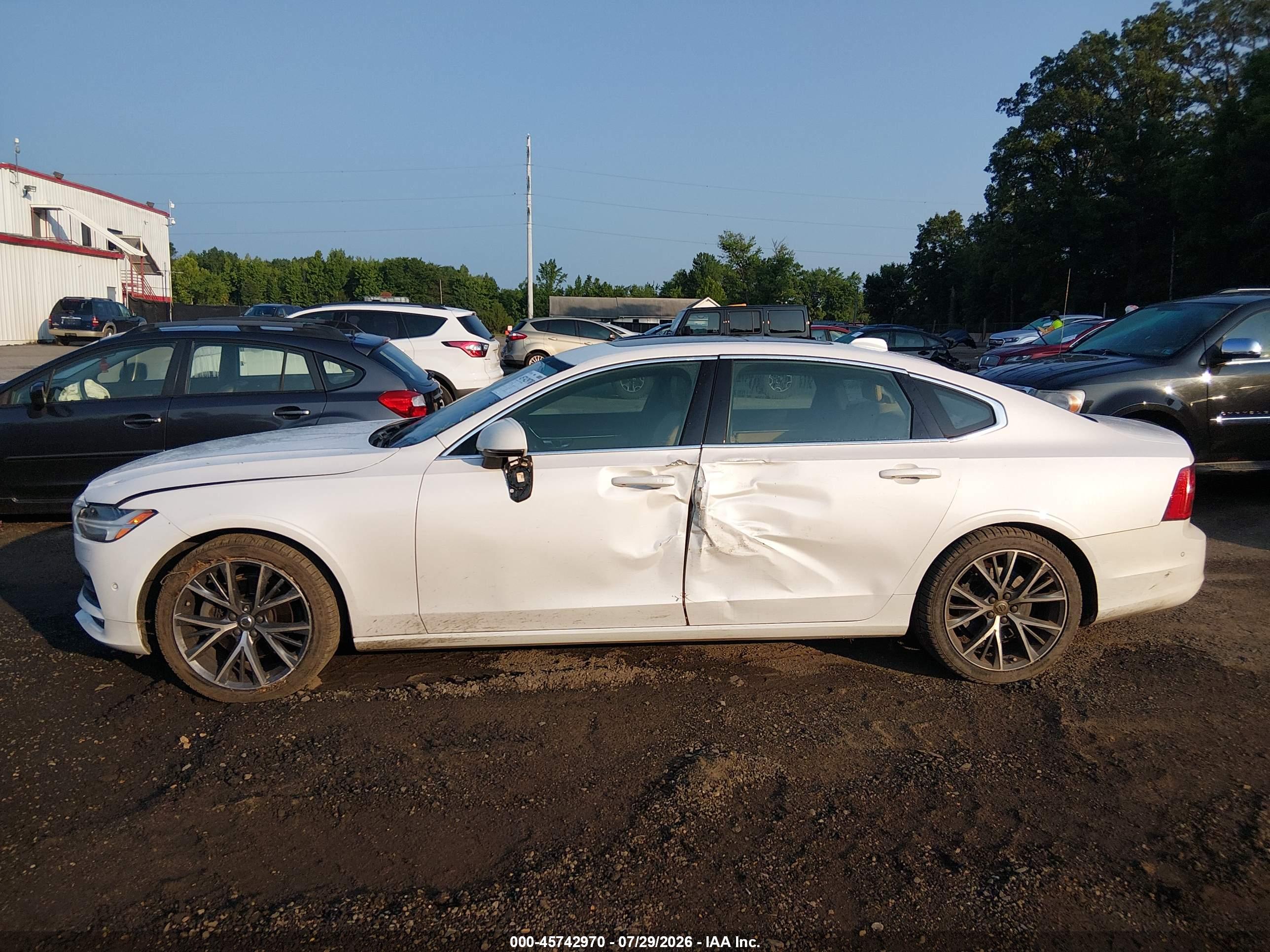 2018 VOLVO S90 T5 MOMENTUM