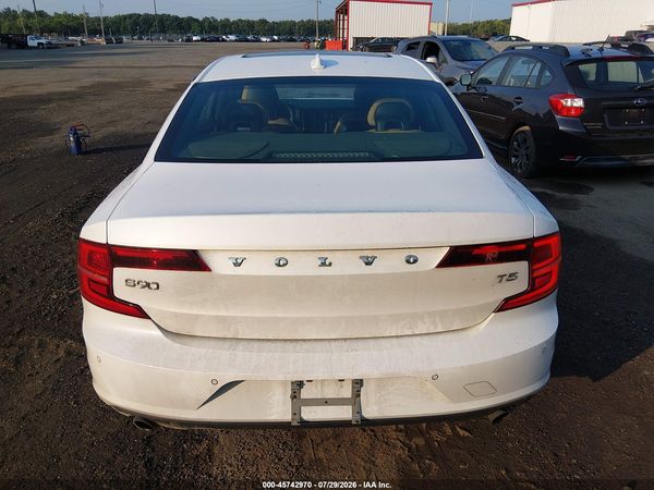 2018 VOLVO S90 T5 MOMENTUM