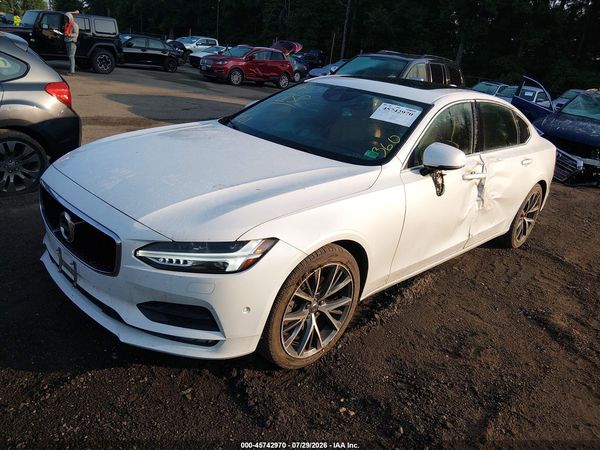 2018 VOLVO S90 T5 MOMENTUM