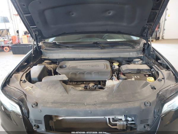2019 JEEP CHEROKEE LATITUDE 4X4