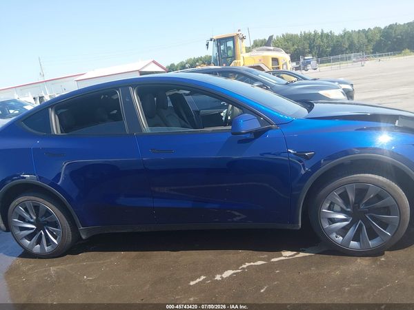 2026 TESLA MODEL Y