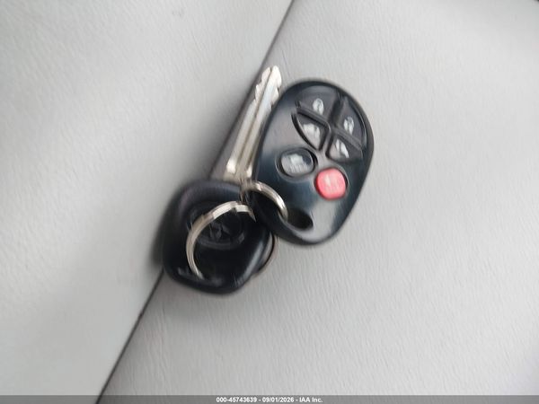 2013 TOYOTA SIENNA XLE V6 8 PASSENGER