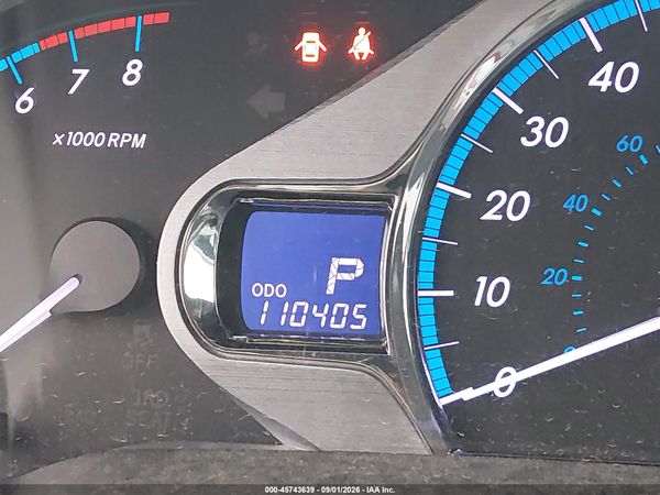 2013 TOYOTA SIENNA XLE V6 8 PASSENGER