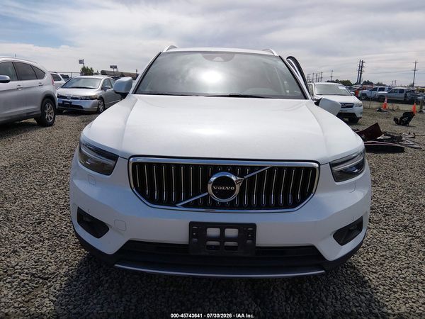 2022 VOLVO XC40 T5 INSCRIPTION