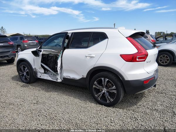 2022 VOLVO XC40 T5 INSCRIPTION