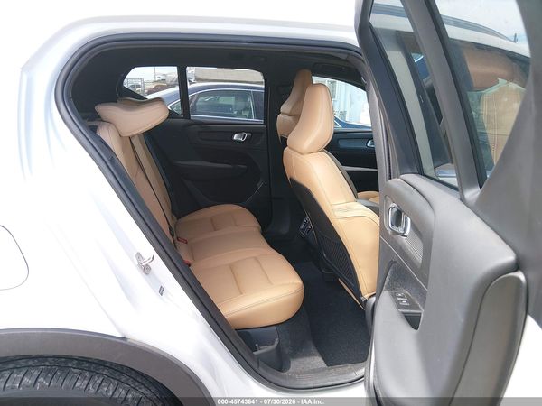 2022 VOLVO XC40 T5 INSCRIPTION