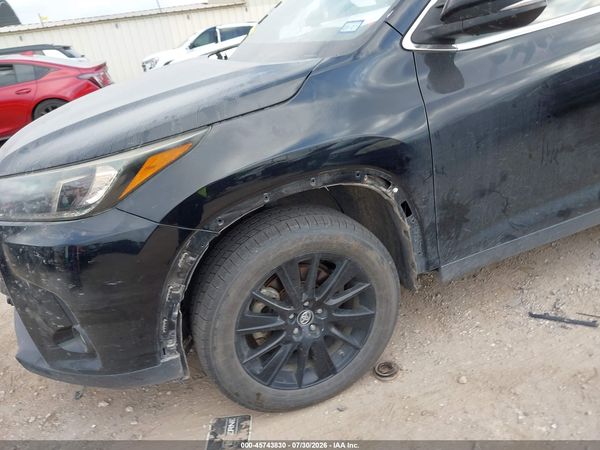 2019 TOYOTA HIGHLANDER SE