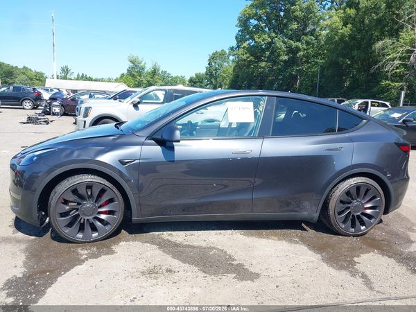 2024 TESLA MODEL Y