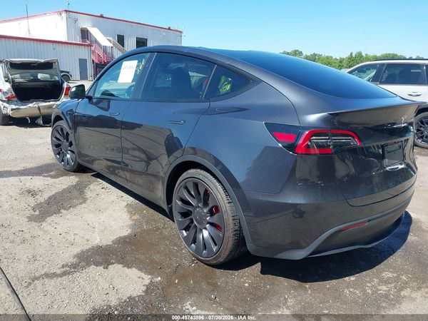 2024 TESLA MODEL Y