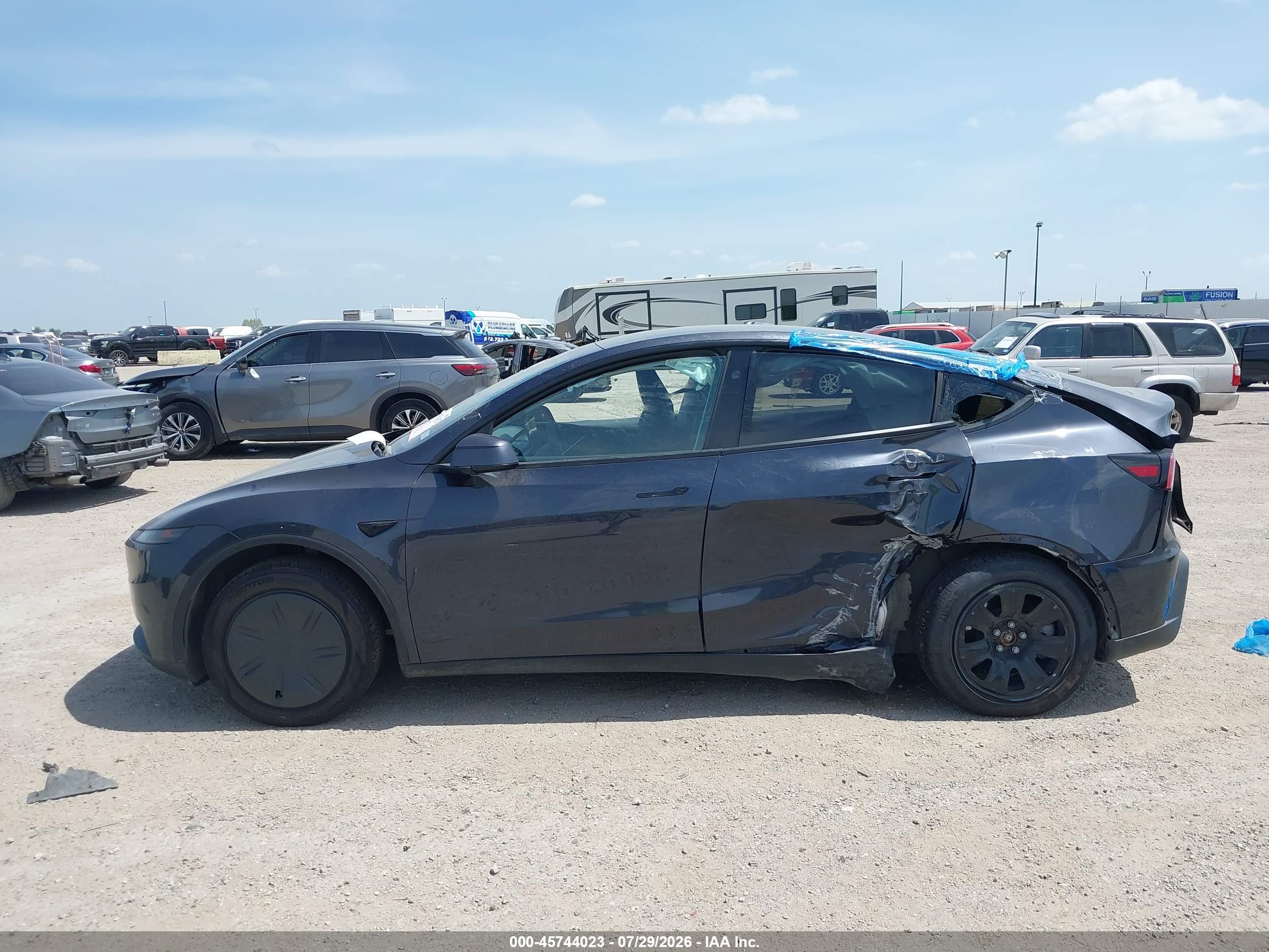 2026 TESLA MODEL Y