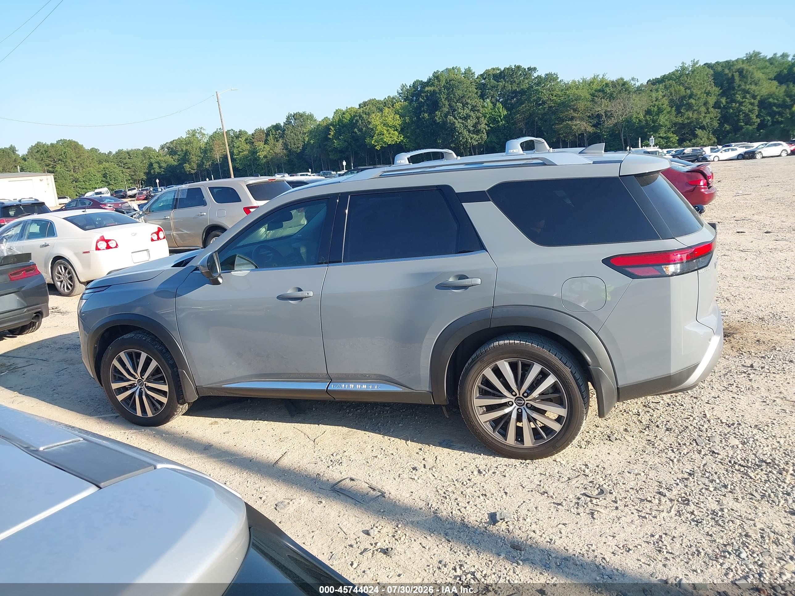2022 NISSAN PATHFINDER PLATINUM 4WD