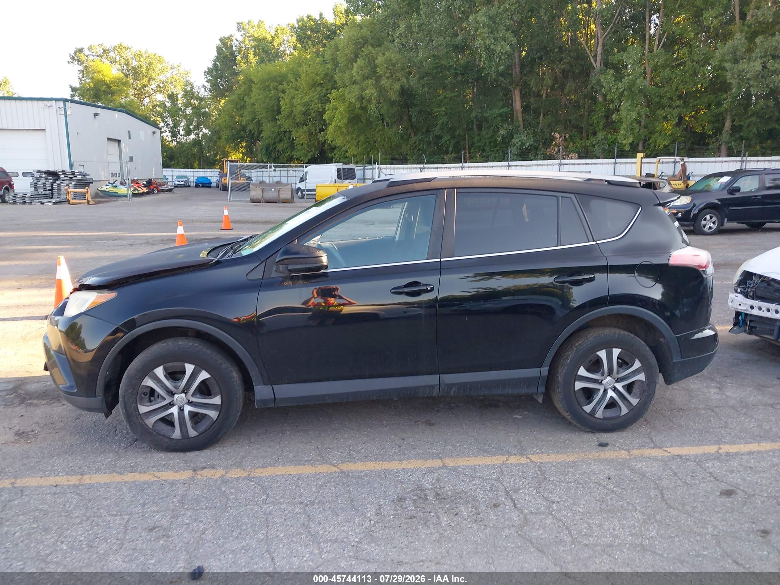 2017 TOYOTA RAV4 LE
