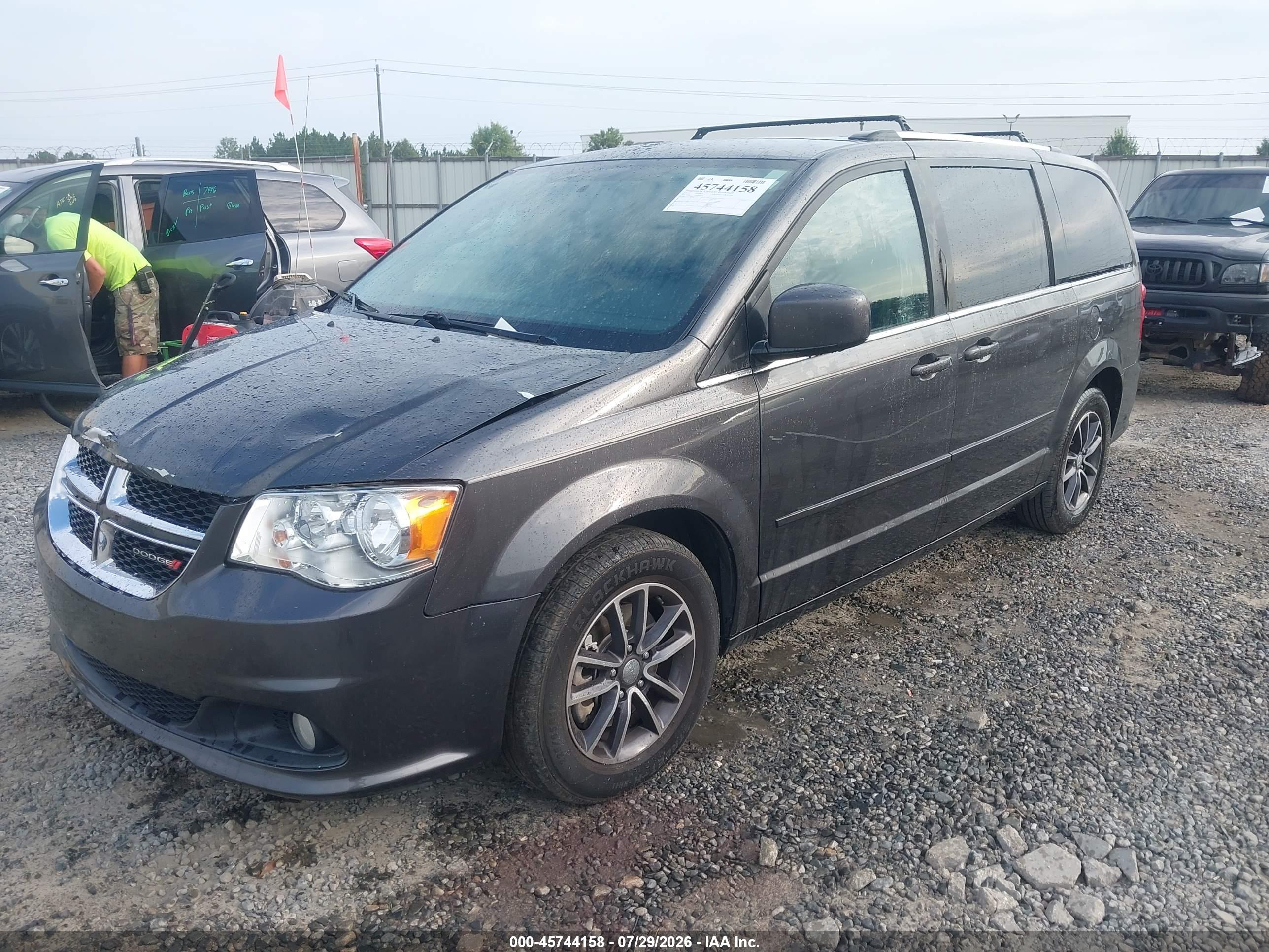 2017 DODGE GRAND CARAVAN SXT — I2