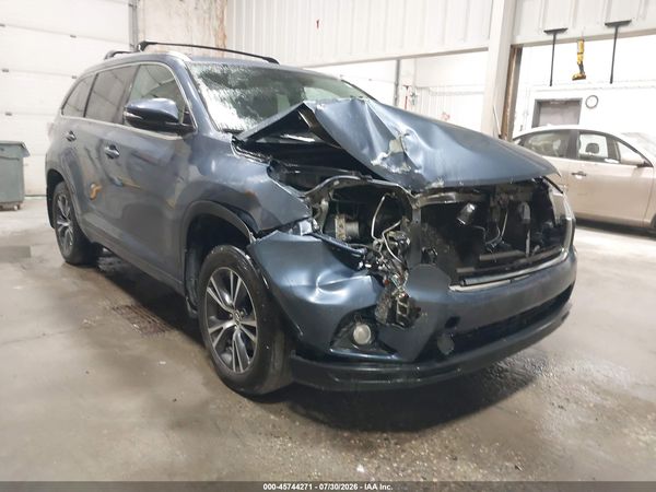 2016 TOYOTA HIGHLANDER XLE V6
