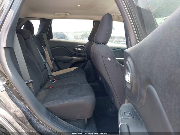 2019 JEEP CHEROKEE LATITUDE FWD