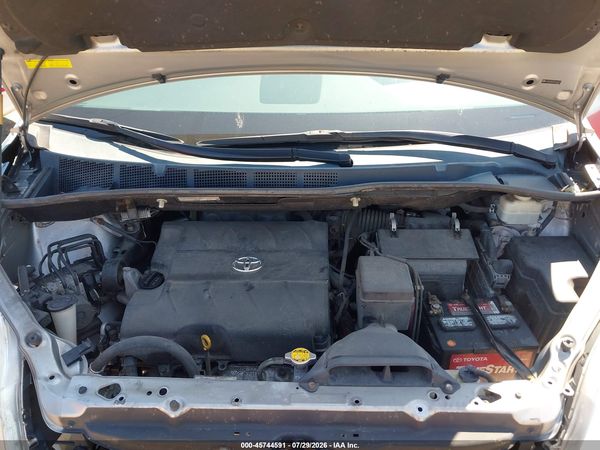 2012 TOYOTA SIENNA LE V6 8 PASSENGER