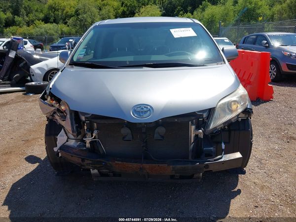2012 TOYOTA SIENNA LE V6 8 PASSENGER