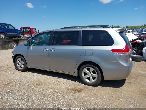 2012 TOYOTA SIENNA LE V6 8 PASSENGER