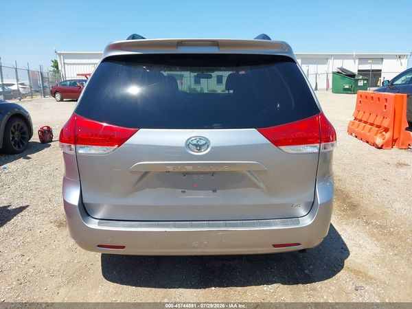 2012 TOYOTA SIENNA LE V6 8 PASSENGER