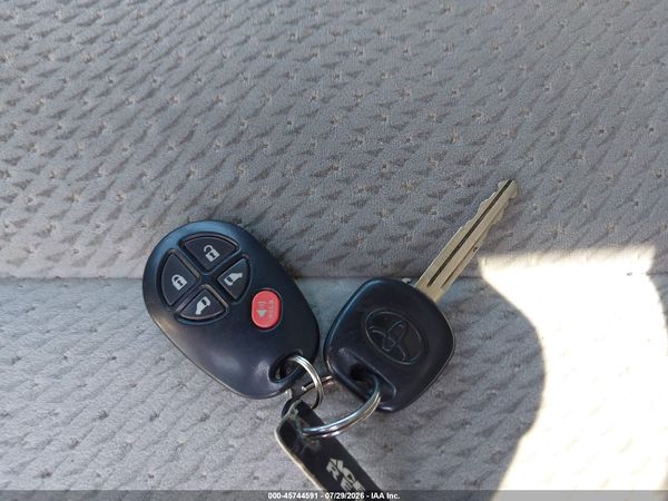 2012 TOYOTA SIENNA LE V6 8 PASSENGER