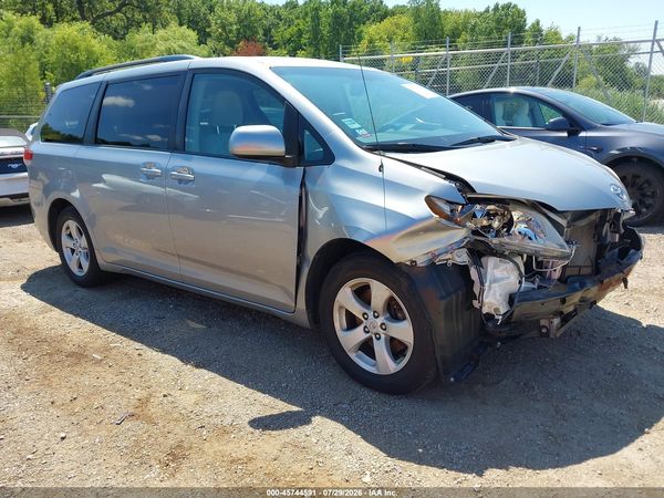 2012 TOYOTA SIENNA LE V6 8 PASSENGER
