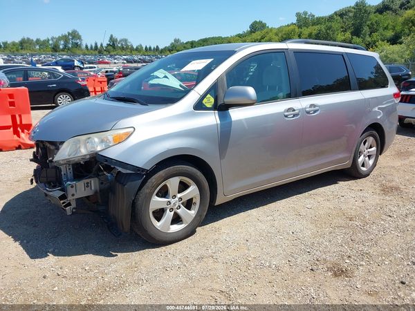 2012 TOYOTA SIENNA LE V6 8 PASSENGER