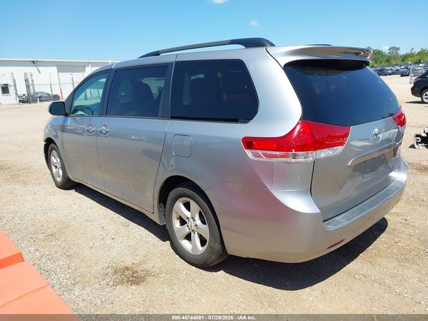 2012 TOYOTA SIENNA LE V6 8 PASSENGER