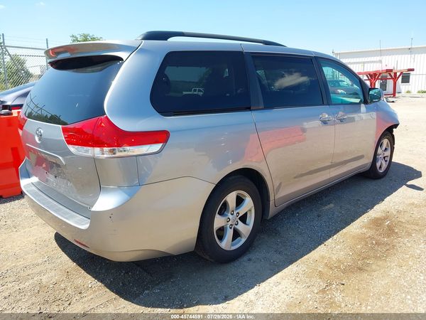 2012 TOYOTA SIENNA LE V6 8 PASSENGER